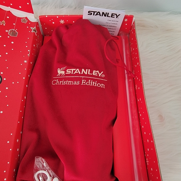 Stanley Red Santa Tumbler - Picture 6 of 7